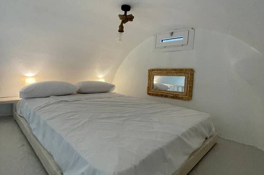 Foto 9 von 22: Ιdylle Cycladic House | 2 Bathrooms | Black Beach
