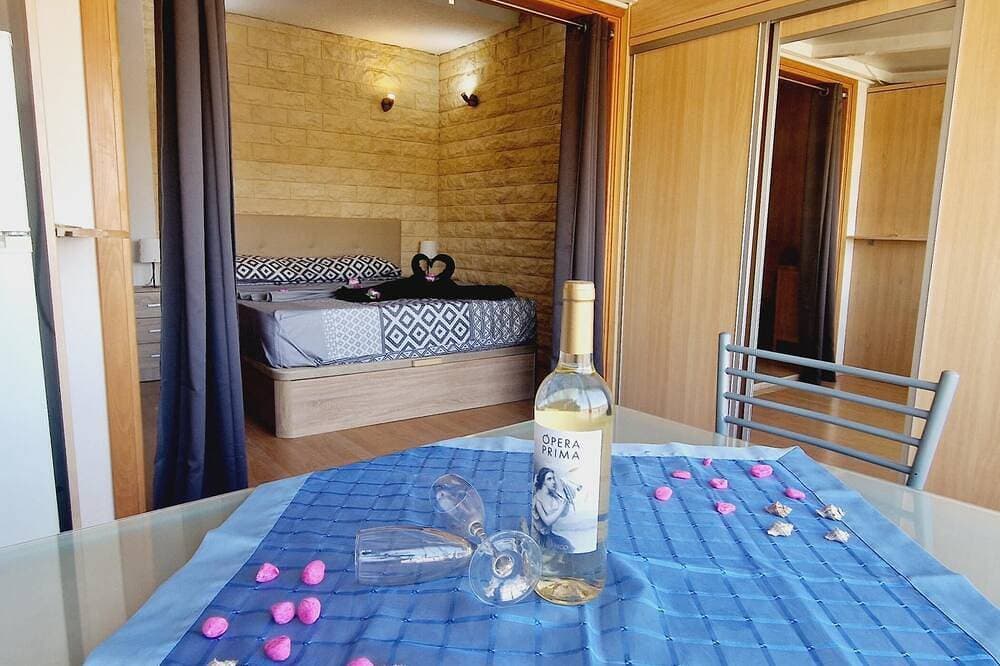 Foto 2 von 29: Beautiful Small Studio on Rooftop, Ocean View