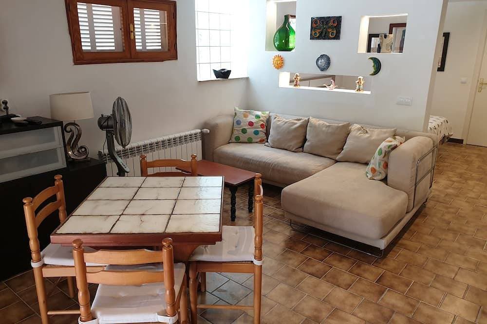 Foto 3 von 21: Close to the beach, in a large house, independent apartment with terrace.