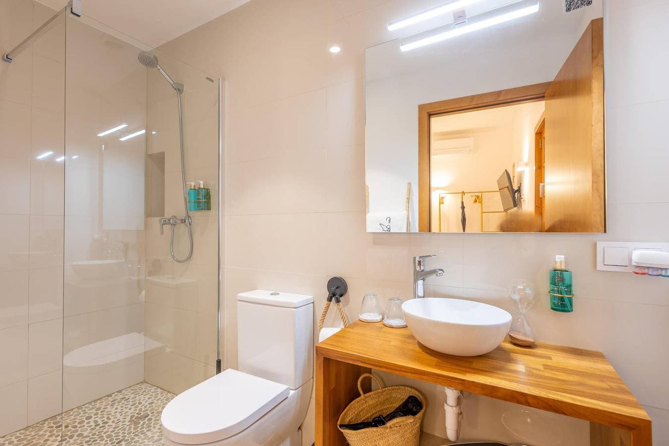 Foto 7 von 52: Cas Català - Doble Economy -  Schönes Zimmer in einem Boutique-Hotel mit Gemeinschaftspool und kostenlosem WLAN