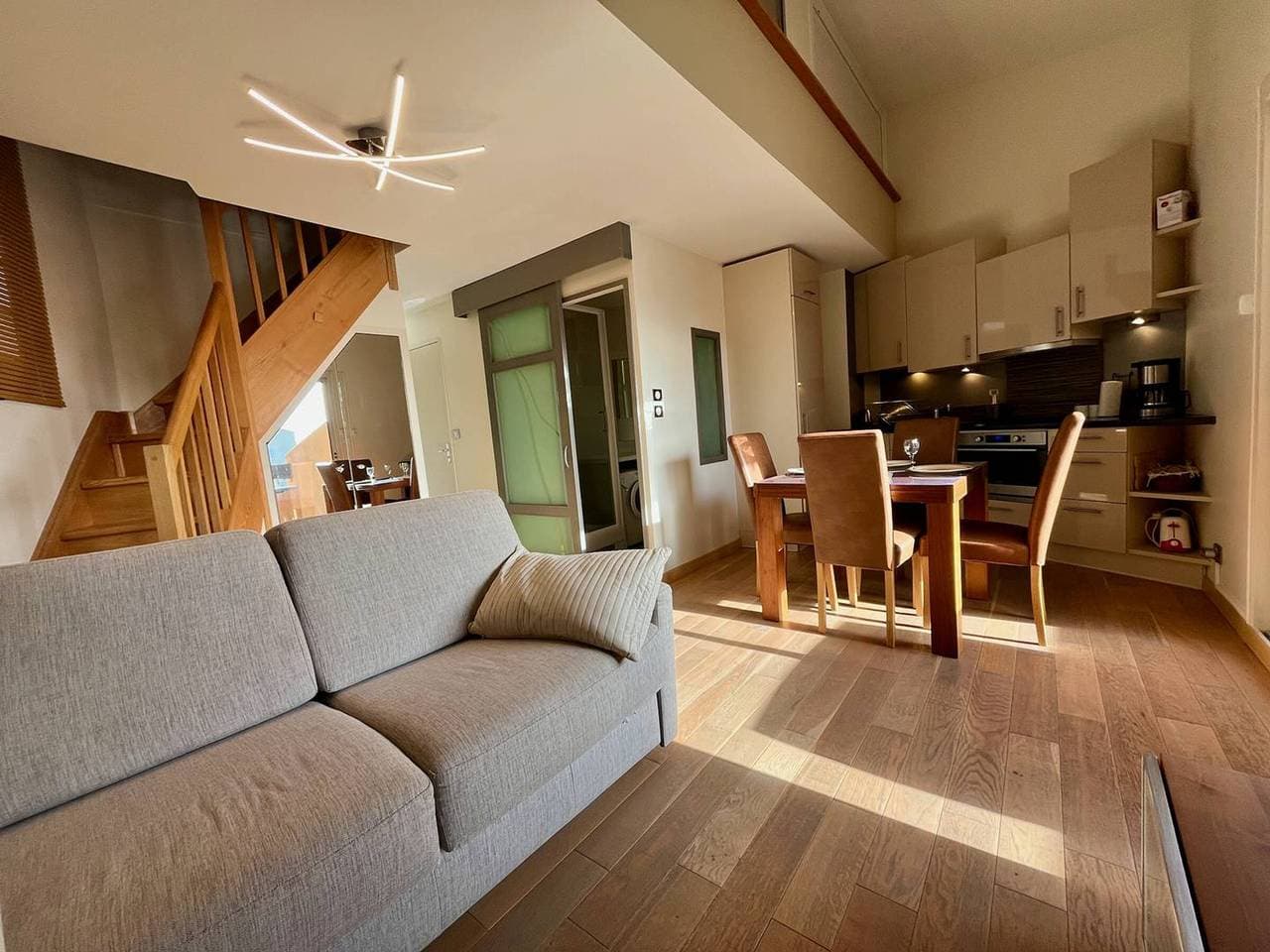 Foto 5 von 20: Moderne 2-Zimmer-Wohnung mit Balkon und Parkplatz in La Londe-les-Maures
