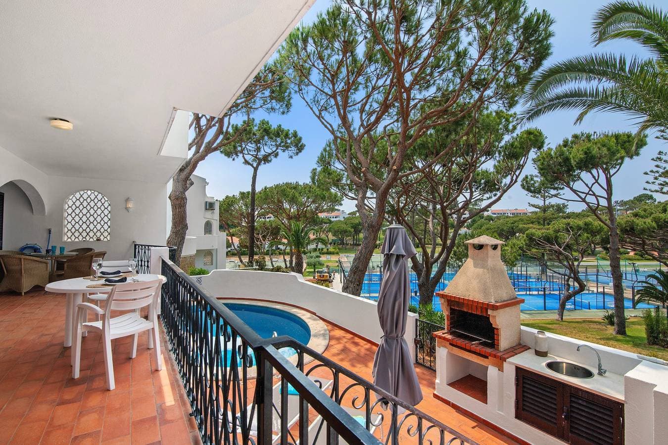 Foto 7 von 31: Ferienwohnung 'Tennis View' mit privatem Pool, Wi-Fi und Klimaanlage