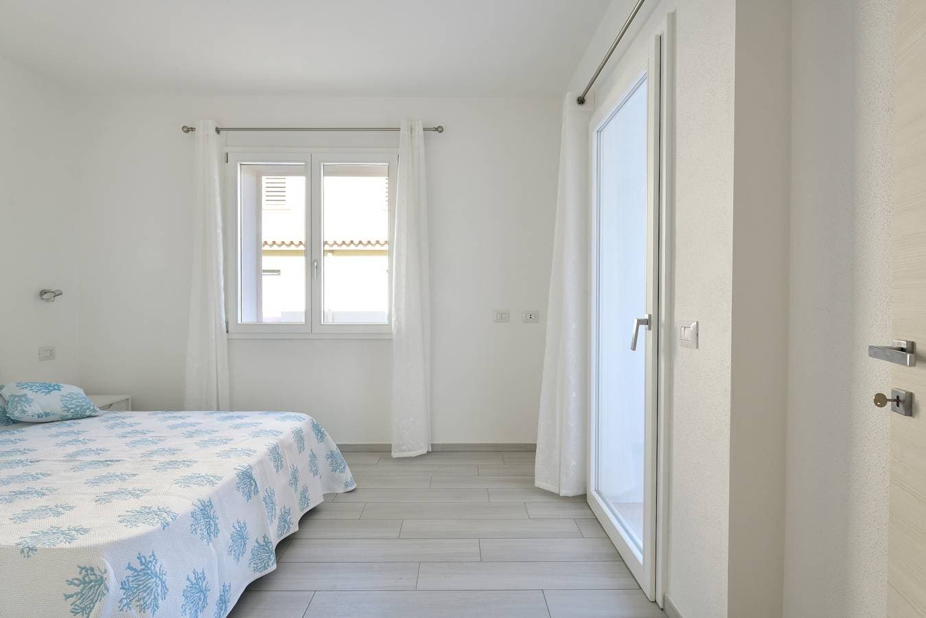Foto 10 von 19: Ferienhaus "Cala Gonone 2 in Strandnähe mit Blick auf das Meer und die Berge, WLAN und Terrasse