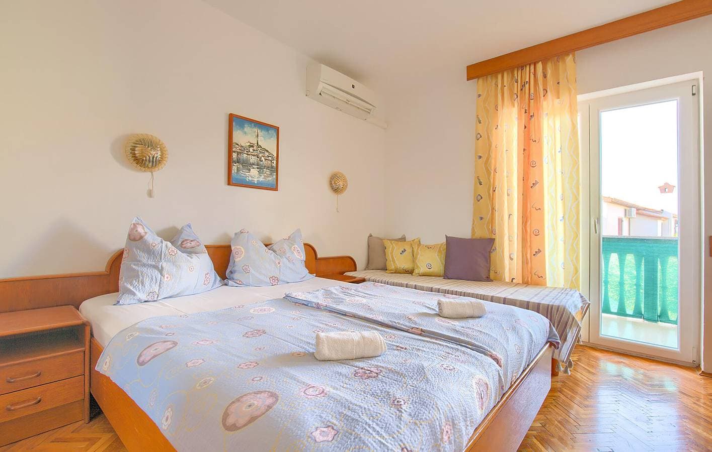 Foto 4 von 11: Gemütliche Ferienwohnung mit Terrasse, WLAN und Parkplatz in der Nähe des Strandes Havajka