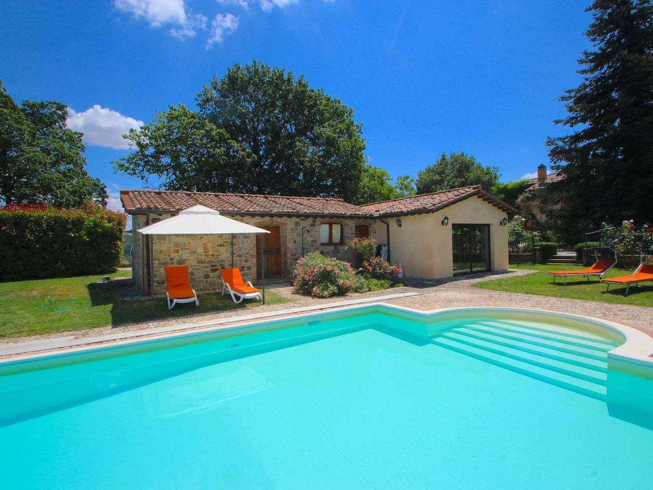 Foto 11 von 62: Villa in San Venanzo mit Pool und Sauna
