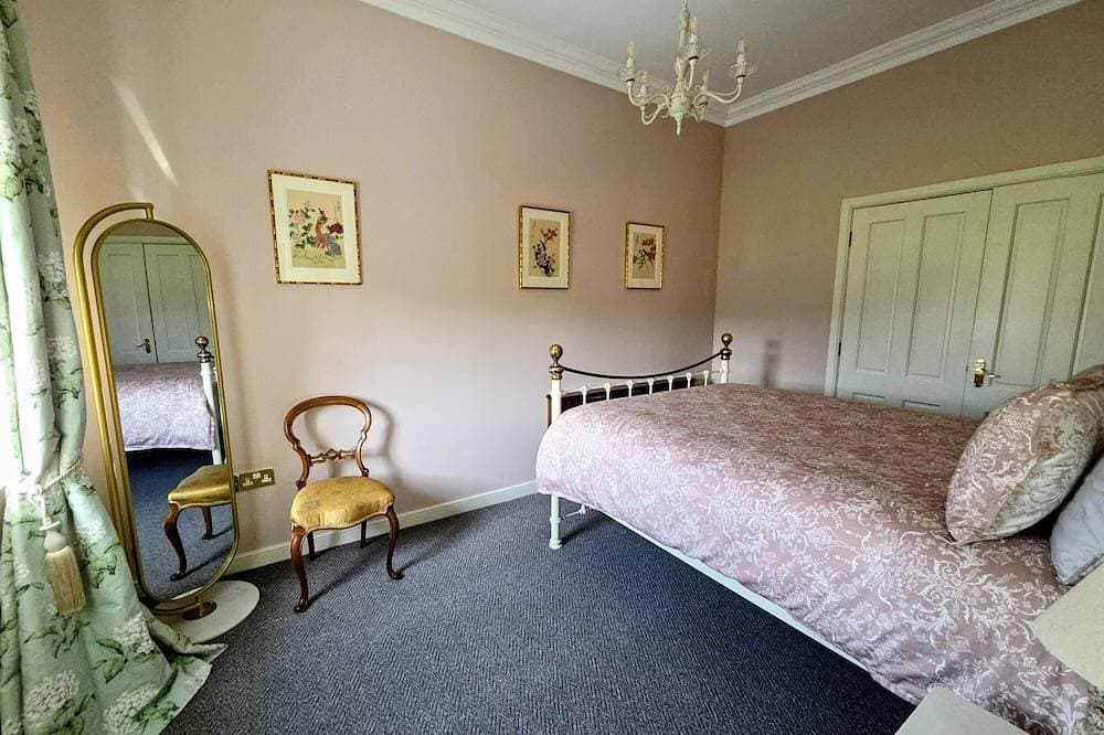 Foto 4 von 30: 6 Bedroom house in Castle Leslie's Village Square, Glaslough