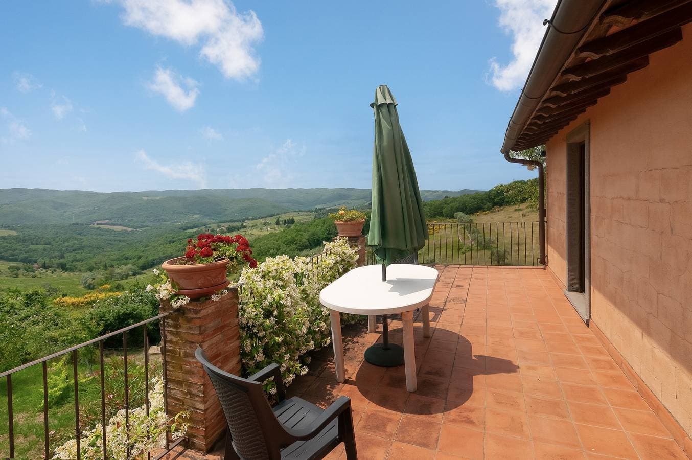 Foto 5 von 30: Ferienwohnung 'Cipressaia Bellavista' mit Gemeinschaftspool, Gemeinschaftsgarten und Wi-Fi