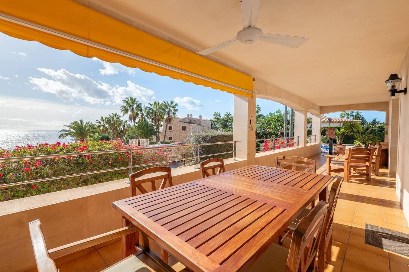 Foto 11 von 25: Ferienwohnung 'Residencial Planta Baja Vista Mar' mit Meerblick, Gemeinschaftspool und WLAN