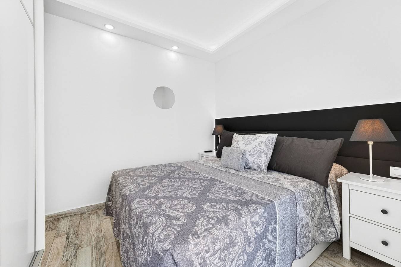 Foto 10 von 48: Ferienwohnung für 6 Personen mit Meerblick