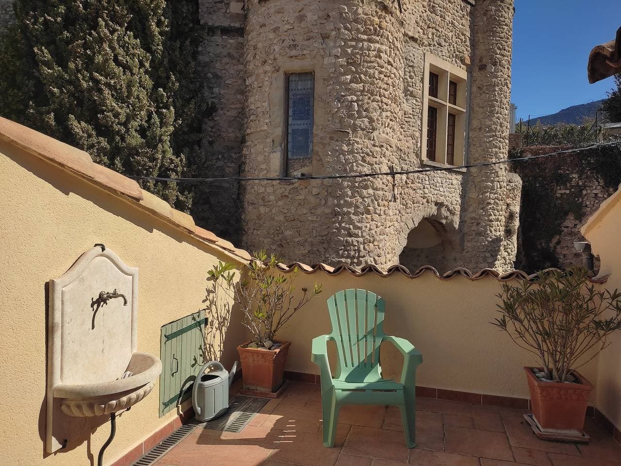 Foto 4 von 27: Ferienhaus 'Amour De Provence' mit Bergblick und privater Terrasse