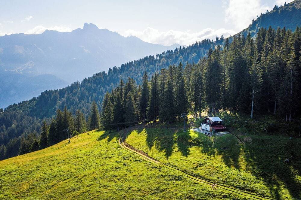 Foto 2 von 10: Mazot Douillet de Montagne Isolé en Pleine Nature en Autonomie D'énergie
