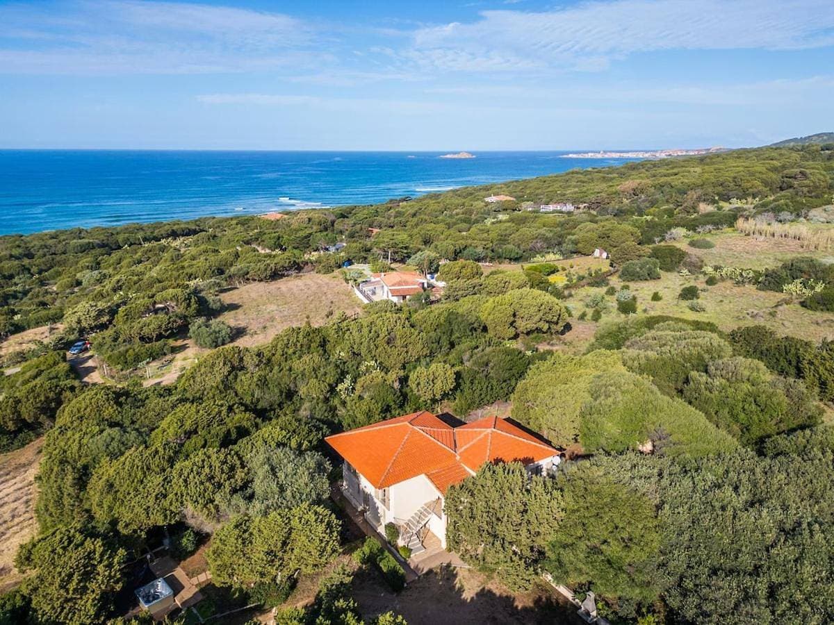 Dimora Li Mindi - Villa by the Sea with Jacuzzi 1