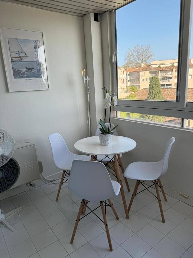 Foto 5 von 25: Studio Apartment with Sea View