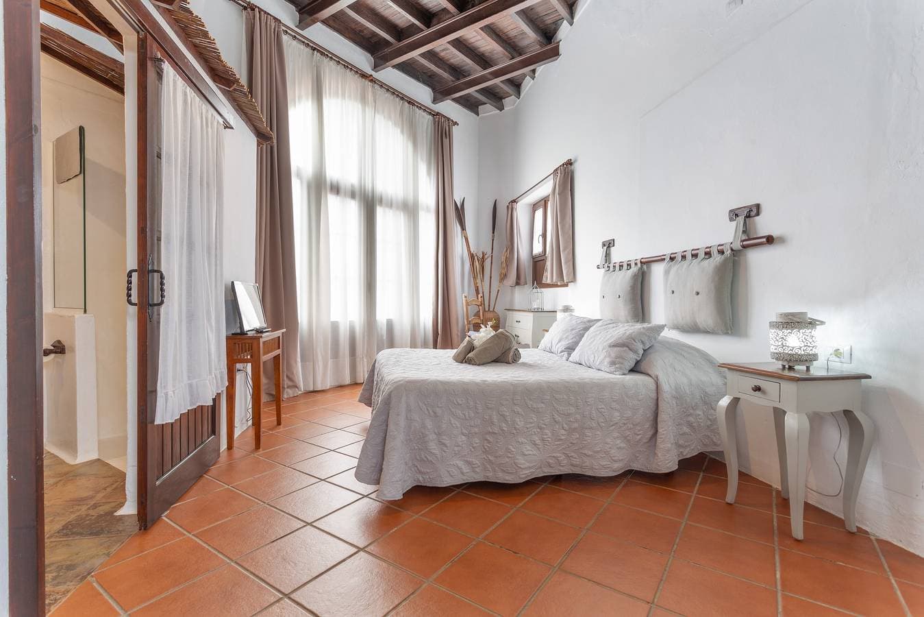 Foto 10 von 42: Ferienvilla 'Casa Rural La Molina' mit Bergblick, privater Terrasse und Wi-Fi