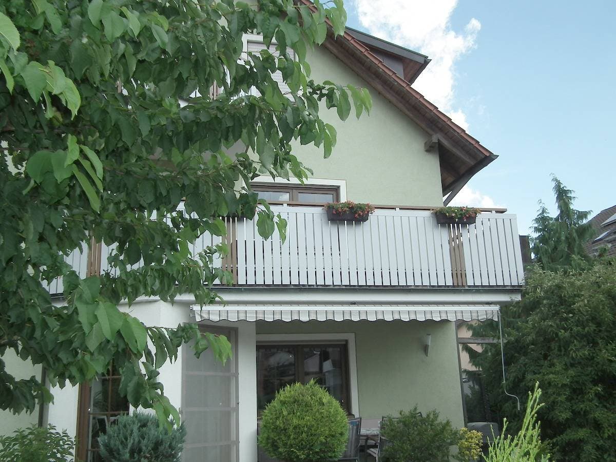 Foto 3 von 15: Gästehof - Weinbau Säger - Galerie-Appartement Nr.3 mit Balkon und großem Wohn-/Küchenraum