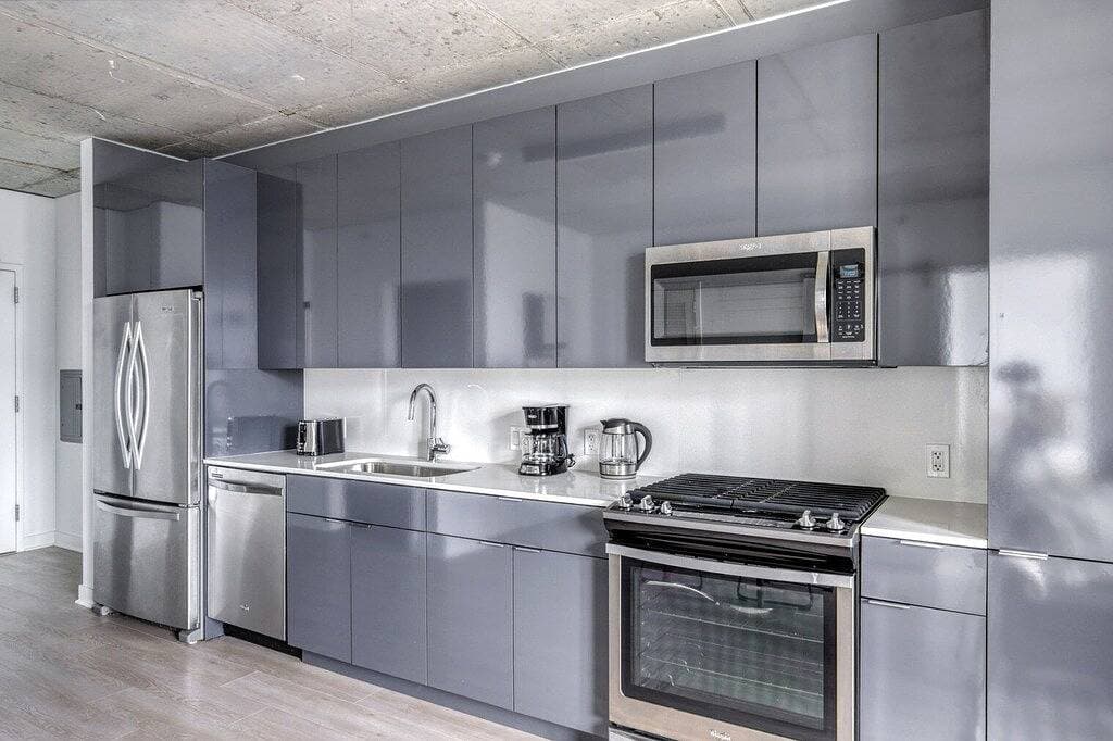 Foto 13 von 32: Modern River North 1Br w/ Gym, Pool & Roof, nr Riverwalk, by Blueground