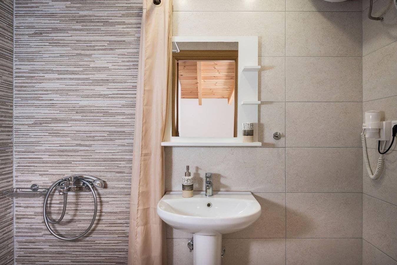 Foto 5 von 82: Ferienwohnung für 5 Personen mit Pool