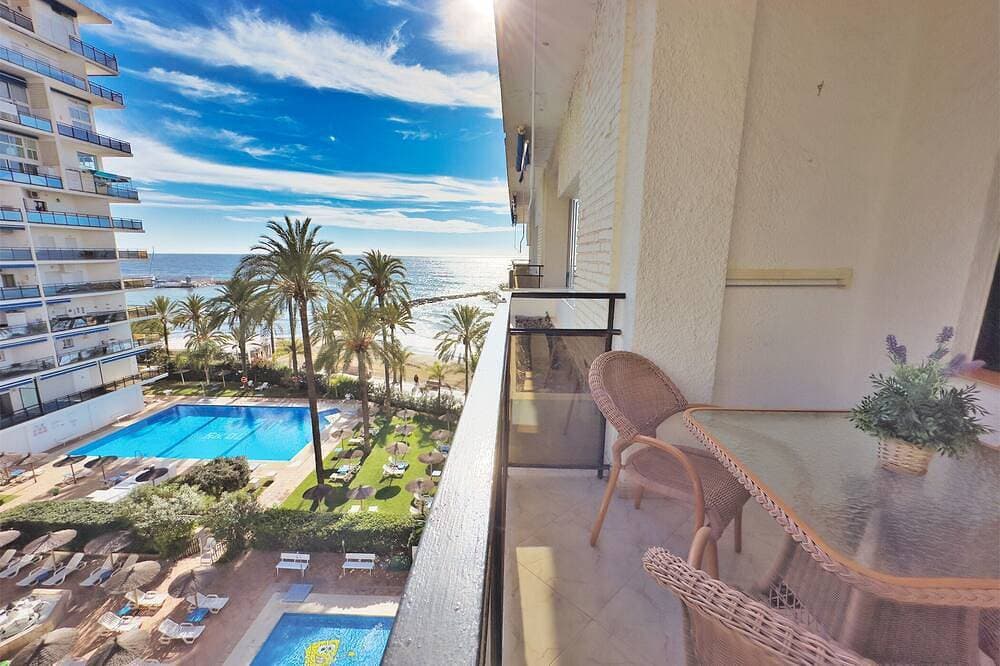 Skol 526 - Beachfront 1-Bedroom Apartment With Sea Views 1