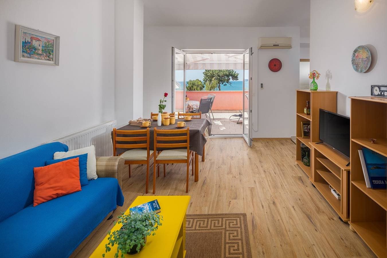Foto 8 von 22: Apartment mit Meerblick, Balkon, WLAN und Parkplatz – 1,5 km vom Strand entfernt
