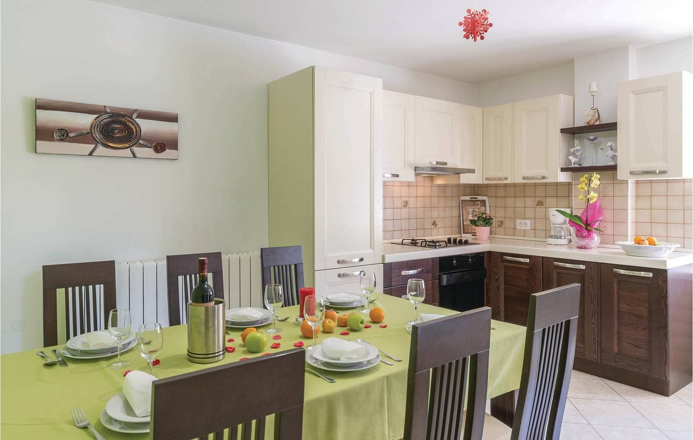 Foto 5 von 37: Gemütliche Ferienwohnung mit Pool, Terrasse und Parkplatz in der Nähe des Stadtzentrums von Butkovići