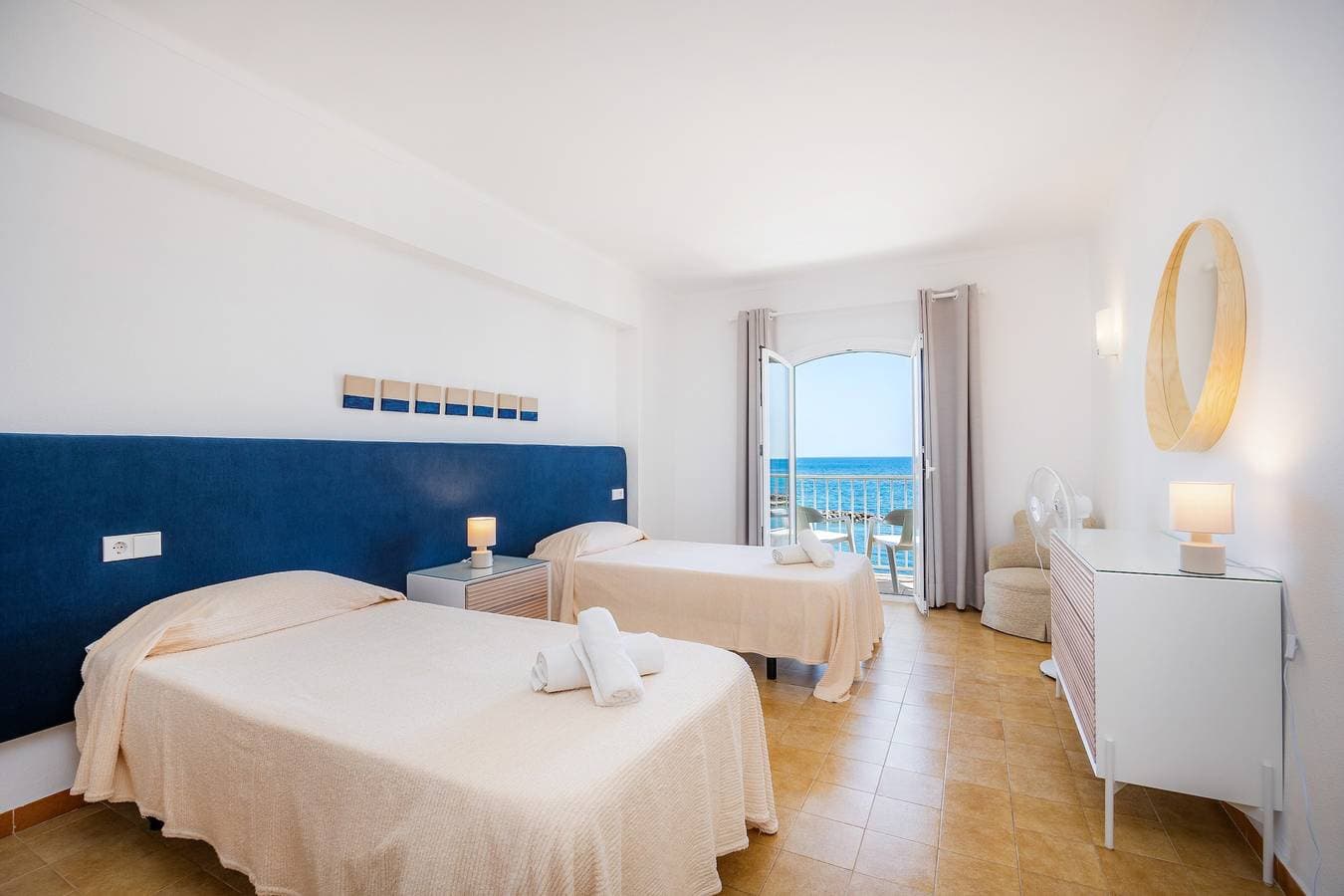 Foto 12 von 28: Ferienwohnung "Duplex Voramar Mhm Seafront" mit Meerblick, Balkon und WLAN