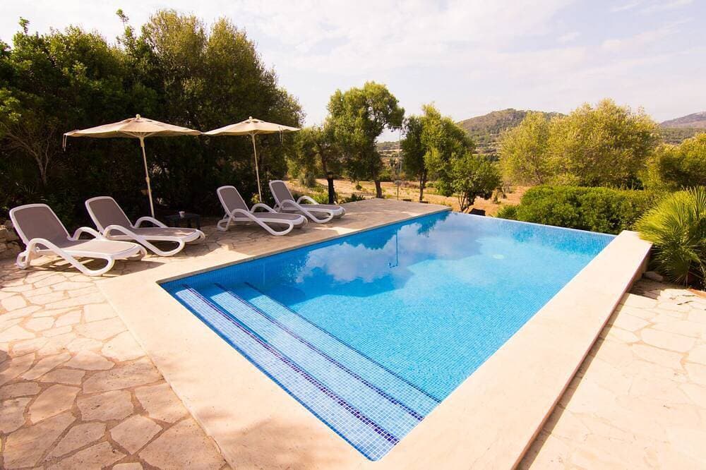 Finca mit Pool, Pinienwald, Golfplätze ganz in der Nähe. Kostenlos W-Lan 1