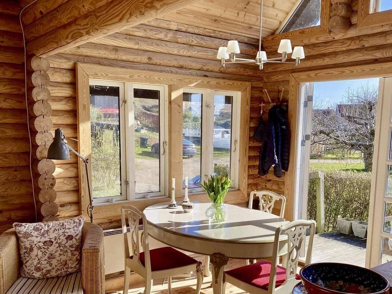 Foto 10 von 28: Gemütliches Ferienhaus mit Meerblick, Holzofen und urigem Charme