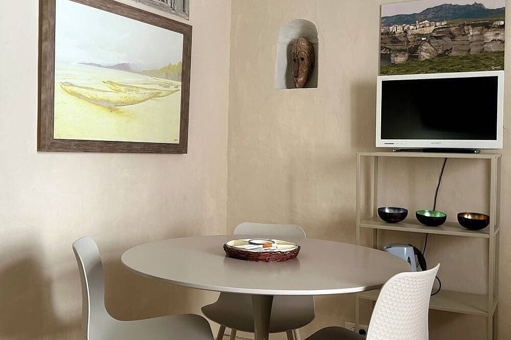 Foto 10 von 26: Bonifacio Haute-Ville: großes renoviertes charmantes Studio aus dem 14. Jahrhundert, klimatisiert, WIFI