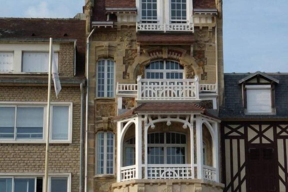 Foto 7 von 30: 1. Stock<br>Mit Blick auf das Meer<br>Villa la Loggia<br>1901