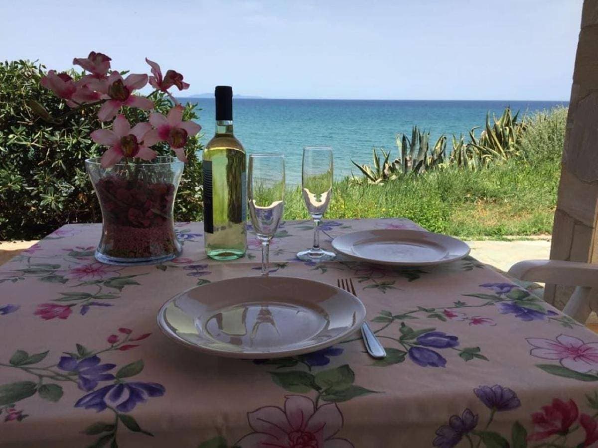 Villa Iris- indipendente sul mare 1
