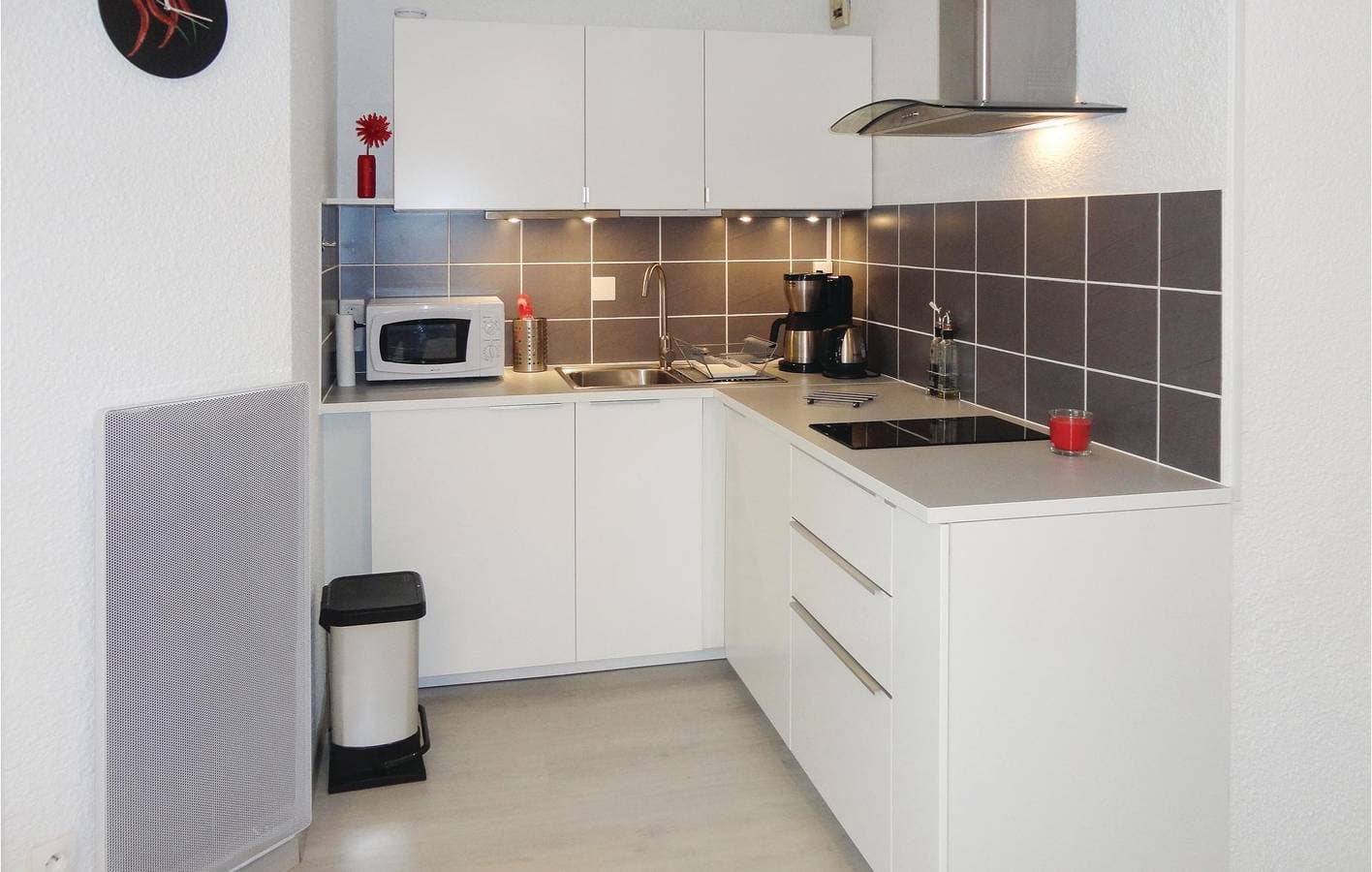 Foto 4 von 14: Appartement am Pool - 2km zum Strand!