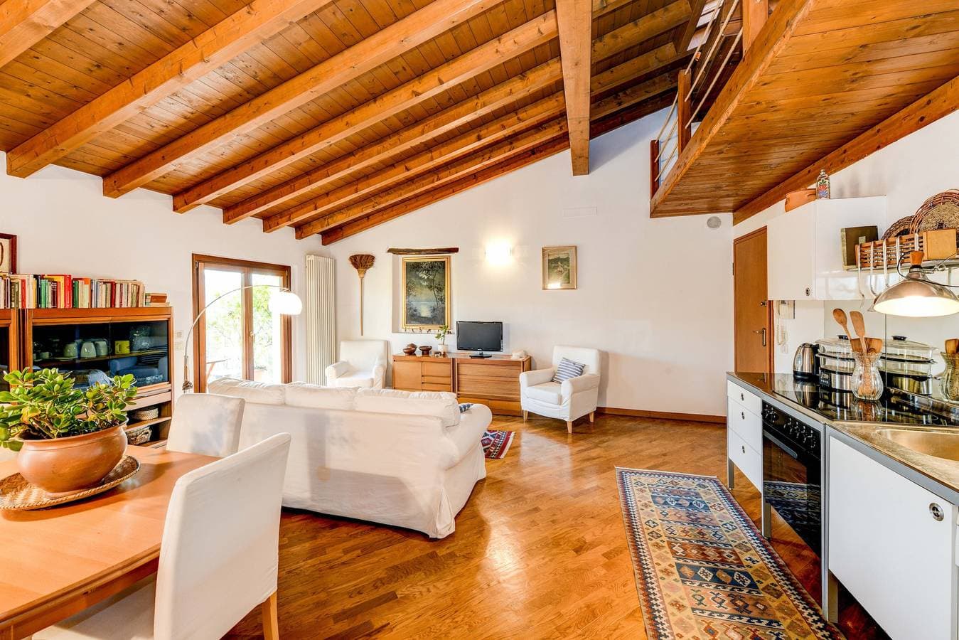 Foto 9 von 23: Ferienwohnung 'Mansarde im Zentrum von Salò' mit Balkon, WLAN und Klimaanlage
