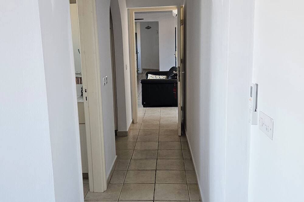 Foto 12 von 26: Luxurious Penthouse with Spacious Terrace in Limnaria Gardens, Paphos