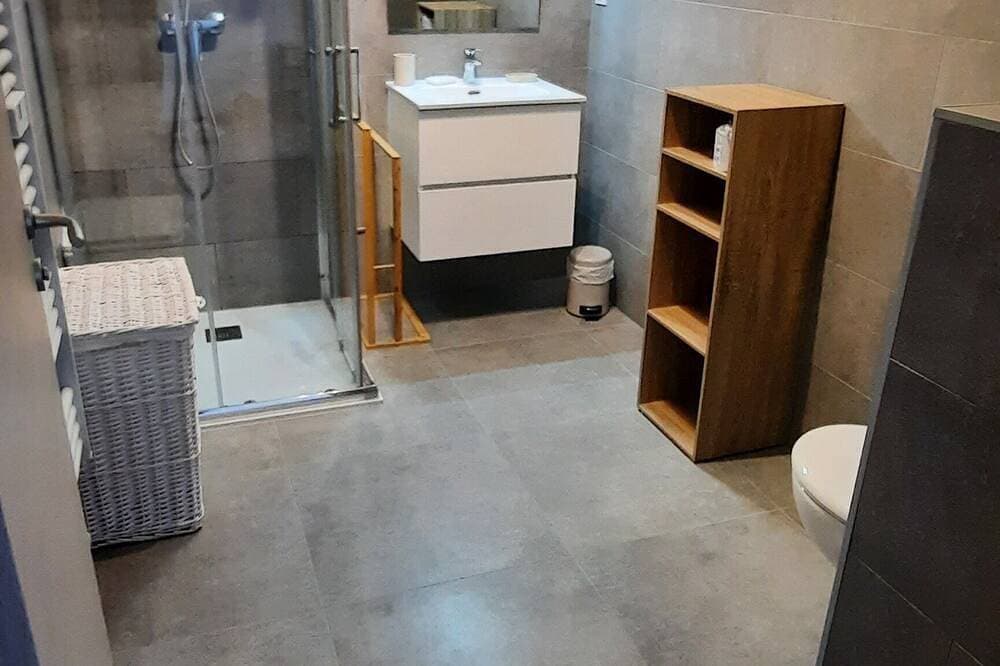 Foto 3 von 12: Appartement Neuf 1ch. Centre Aléria