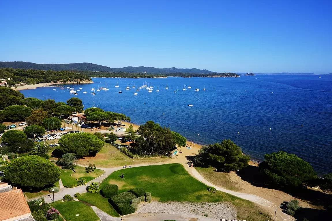 Foto 13 von 16: Klimatisiert Mazet für 4 Personen mit Tennis und Schwimmbad in La Londes-Les-Maures