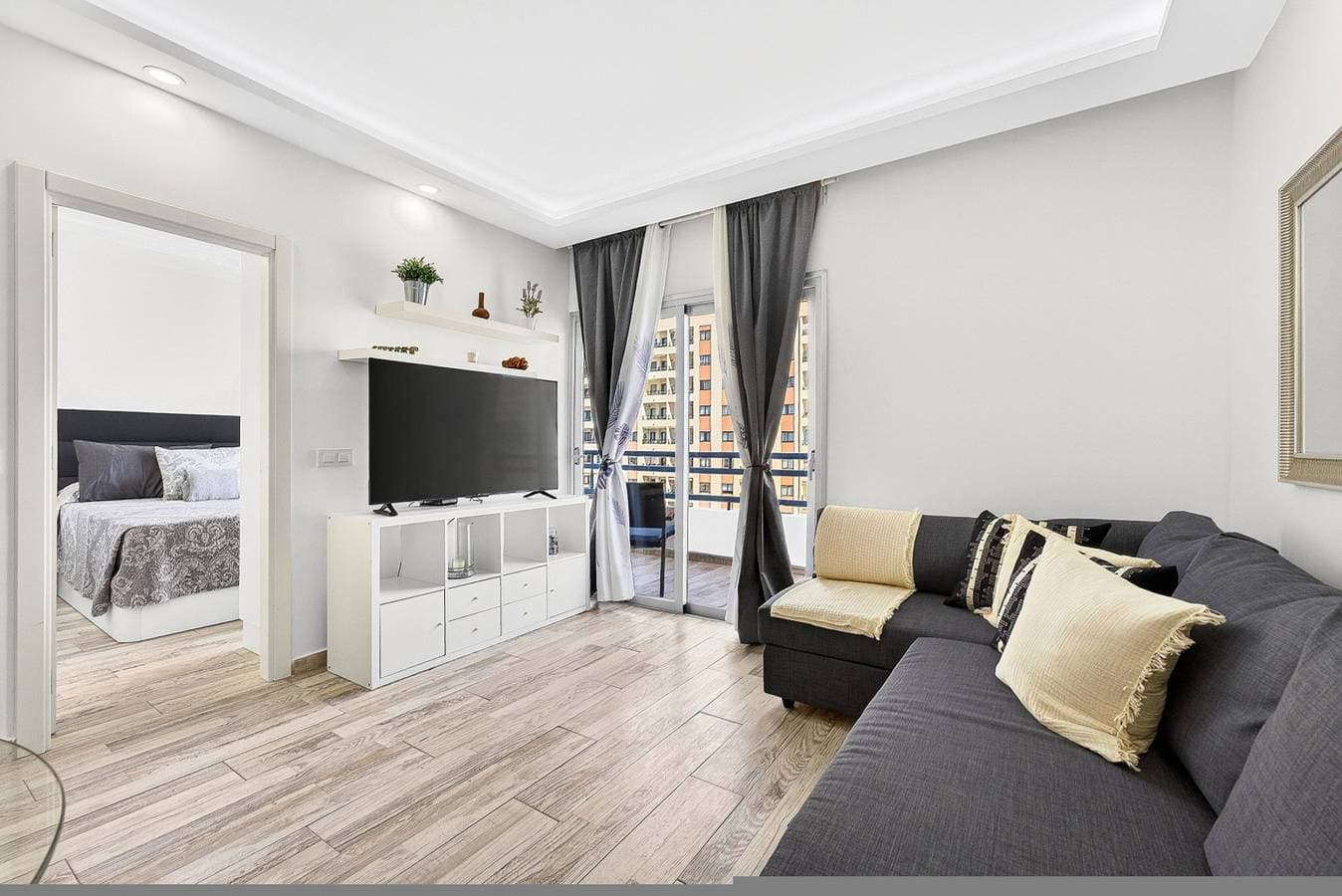 Foto 8 von 48: Ferienwohnung für 6 Personen mit Meerblick