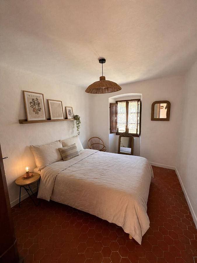 2-Bedroom Apartment in Historic Building 1