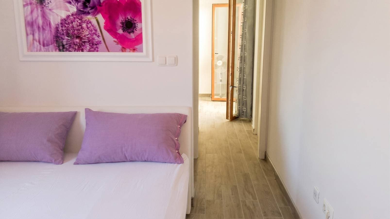 Foto 12 von 50: Charmante Wohnung mit Meerblick in Sumartin - 27 qm