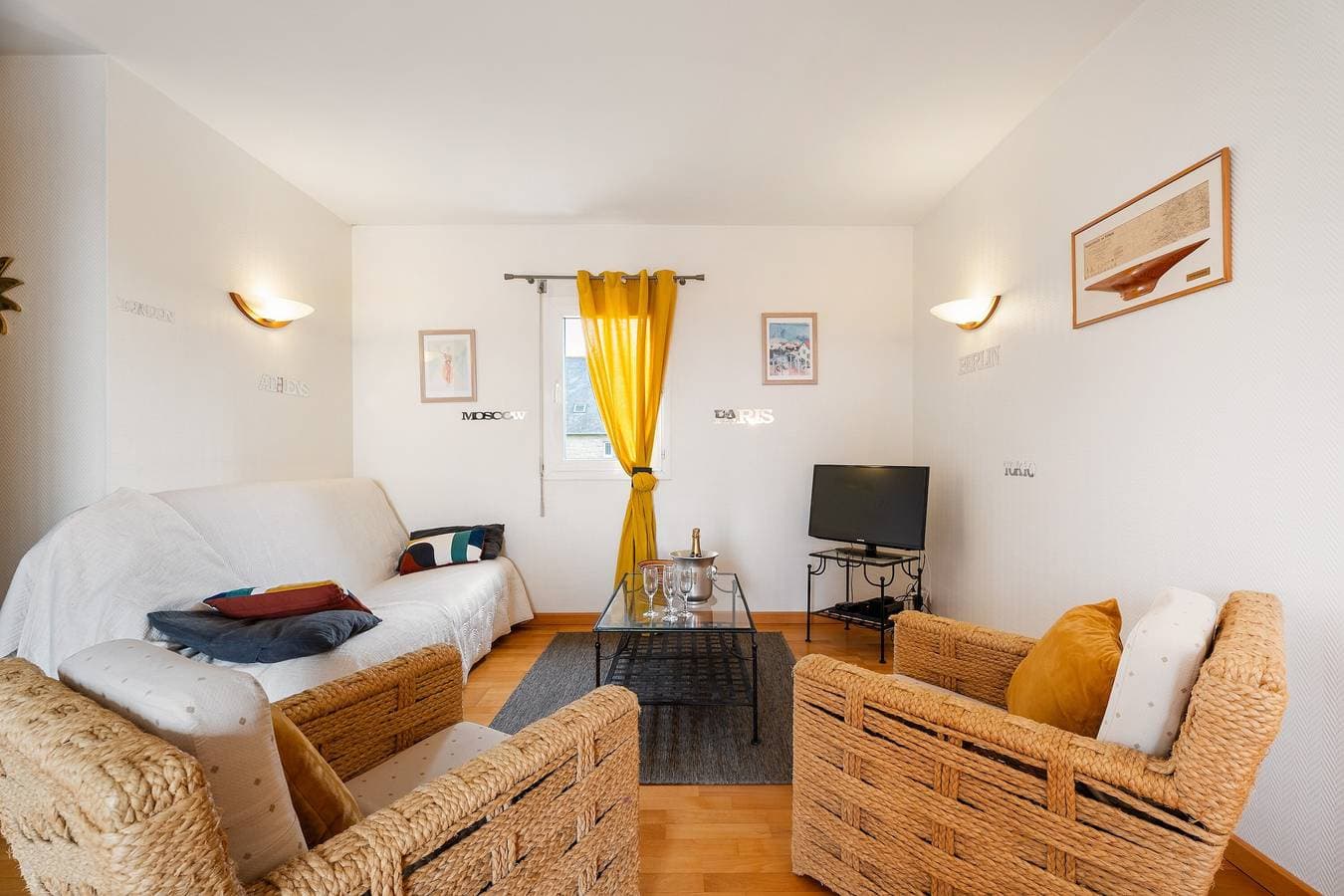 Foto 9 von 20: Apartment 'L'Escale Du Bord De Rance' mit Flussblick, privater Terrasse und WLAN