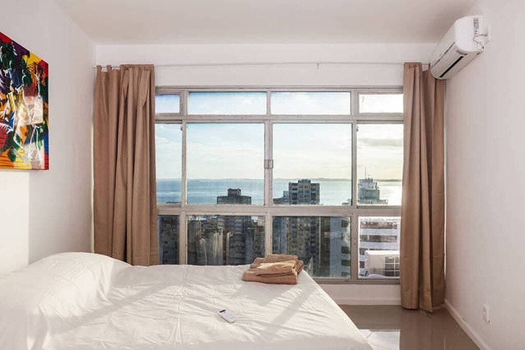 Foto 2 von 24: Jedes Zimmer ist wunderschön, modern und geräumig und bietet einen atemberaubenden Meerblick.