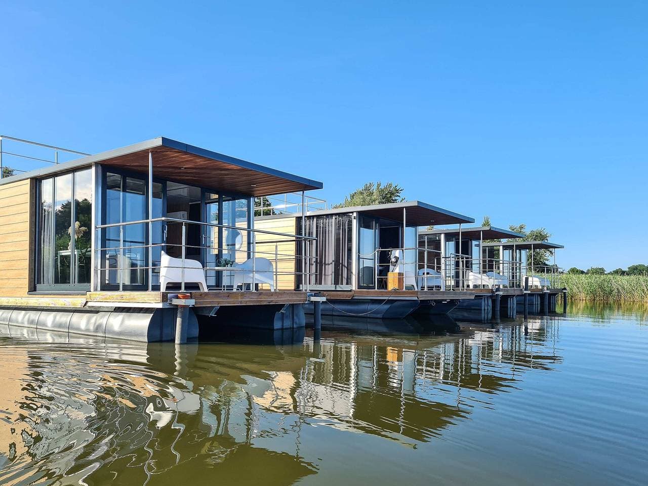 Hausboot in Łazy am Jamno-See und Meer 1