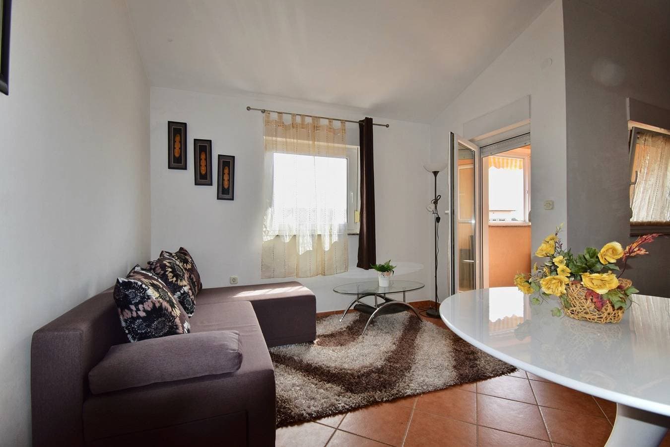 Foto 4 von 24: Comfortable apartment near the Hidrobaza beach