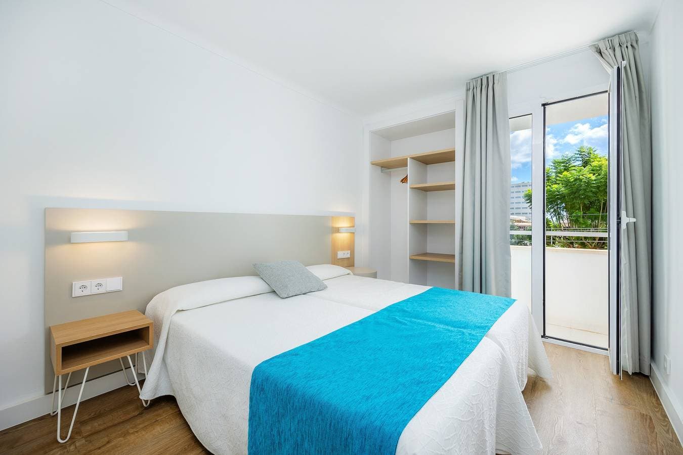 Foto 13 von 26: Ferienwohnung 'Apartament Massanet 1b' mit Balkon, WLAN und Klimaanlage