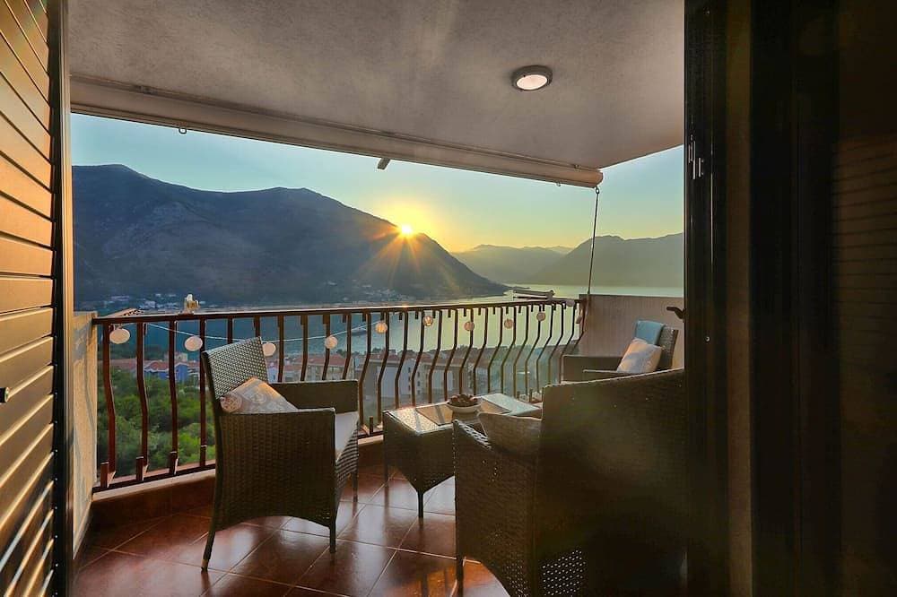 Das Apartment Sea View ist 70 m² groß und verfügt über ein modernes Design und eine atemberaubende A... 1