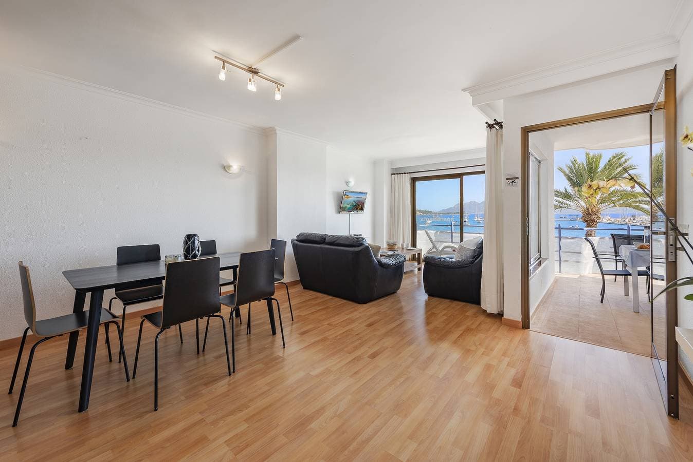 Foto 13 von 15: Ferienwohnung für 6 Personen mit Meerblick