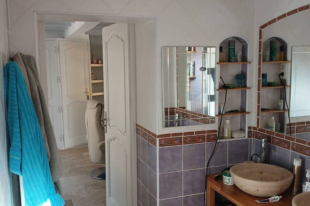 Foto 7 von 27: Provenzalisches Haus, mit Pool und großem Garten, für 8 Personen, 4 Schlafzimmer