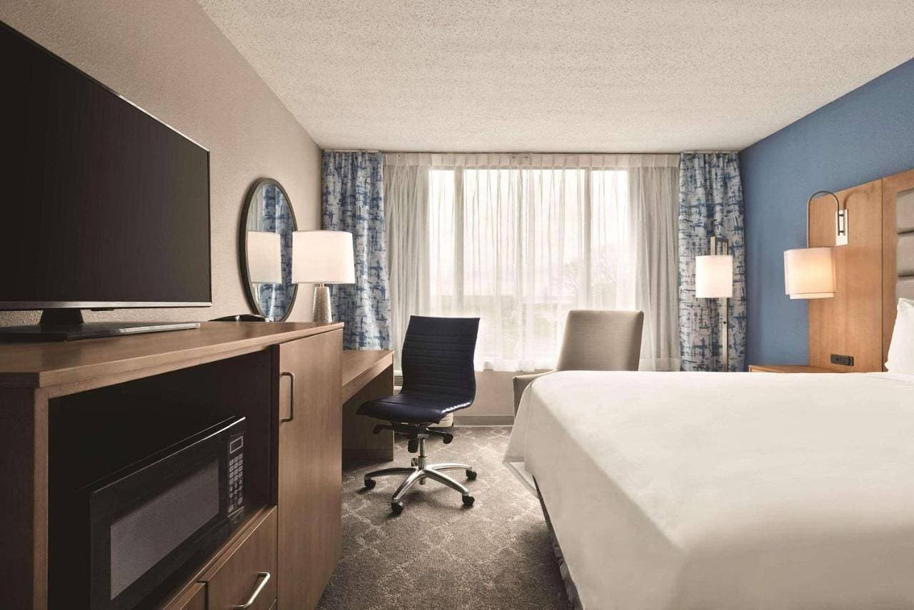 Foto 5 von 11: Premium King Room with Sofa Bed - Non-Smoking
