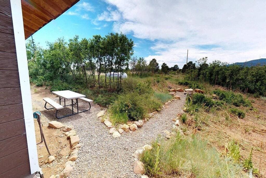 Foto 11 von 50: Entzückende Westernhütte mit Grill, Küche, Lagerfeuer, Blick auf Canyonlandslodging