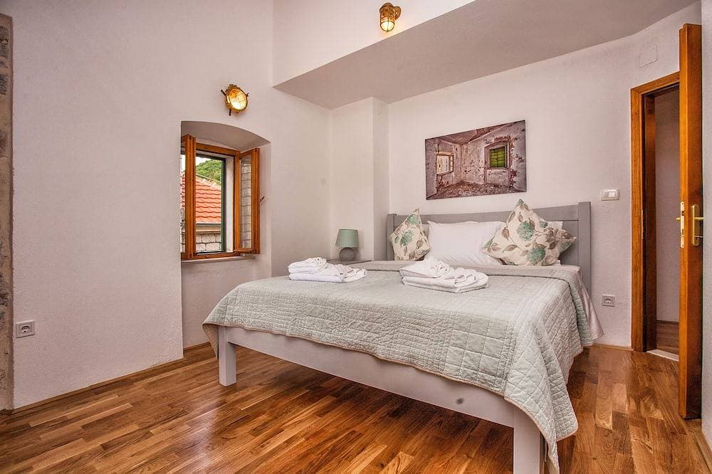 Foto 7 von 30: Freistehendes Haus am Wasser.  Komplett im Jahr 2017 renoviert. 3 B, 2Br