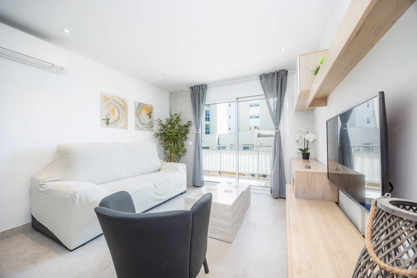 Foto 2 von 24: Ferienwohnung 'Apartamento Lliteras 2C' mit Meerblick, WLAN & Klimaanlage